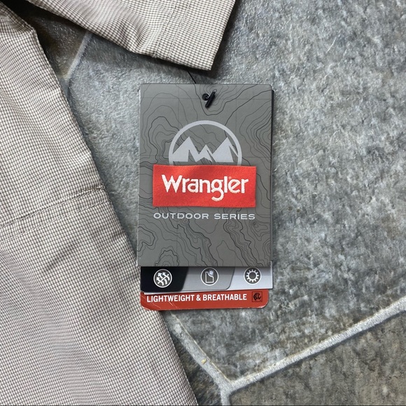 Wrangler Outdoor Plaid Series Button Down Shirt - Picture 6 of 11